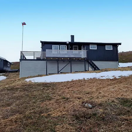 3 Bedroom Cozy In *